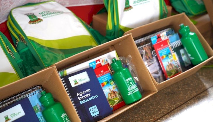 Investimento de R$ 5 milhões garante entrega inédita de kits e uniformes a 7 mil alunos no primeiro dia de aula