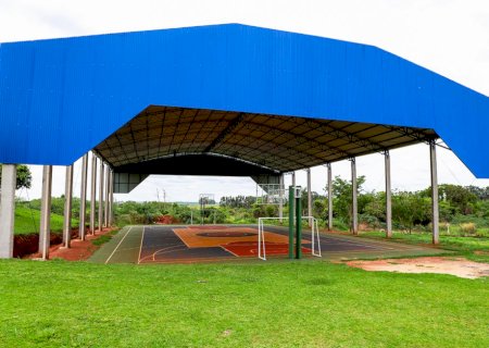 Concluída, cobertura da quadra da Banda Getúlio Vargas será inaugurada em Dezembro.