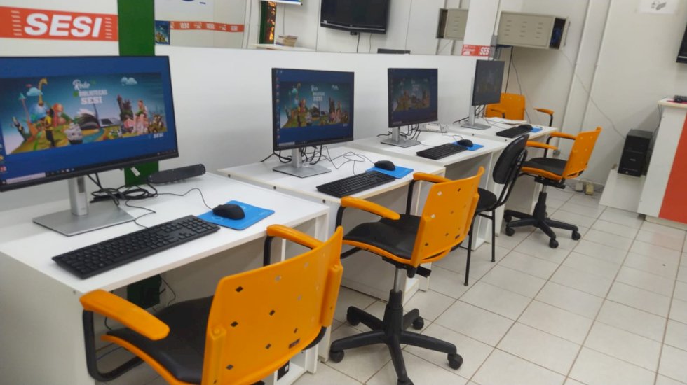 Biblioteca do SESI ganha 10 novos monitores
