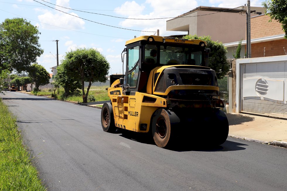 Mais ruas recebem recuperação asfáltica em Nova Andradina