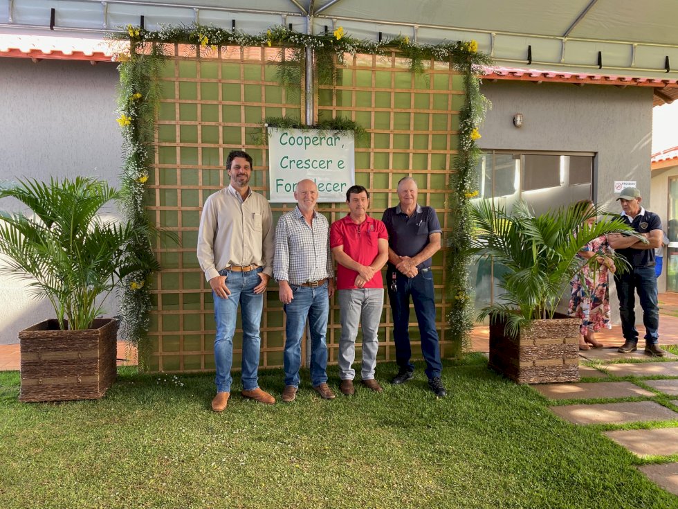 Catador de material reciclável de Nova Andradina recebe premiação