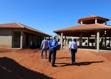 PREFEITO VISITA E VISTORIA OBRAS EM ANDAMENTO