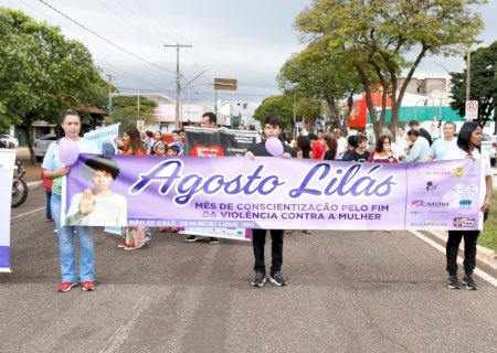 Caminhada pela Paz encerra ações do Agosto Lilás em Nova Andradina