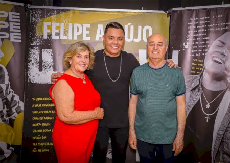 Noite inesquecível: Talento, carisma e simpatia marcam o show de Felipe Araújo em Nova Andradina