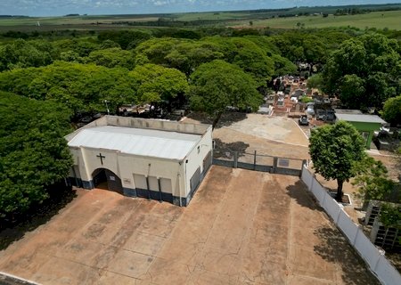 Prefeitura orienta sobre regularização de sepulturas no Cemitério Municipal