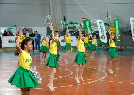 Espetáculo de Ginástica Rítmica emociona público e lota ginásio em Nova Andradina